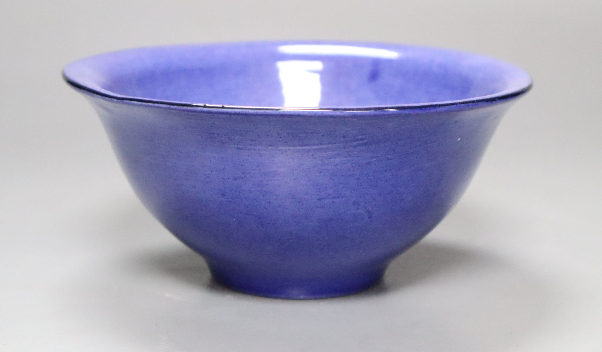 A Jane Cox Studio pottery bowl, diameter 14.5cm